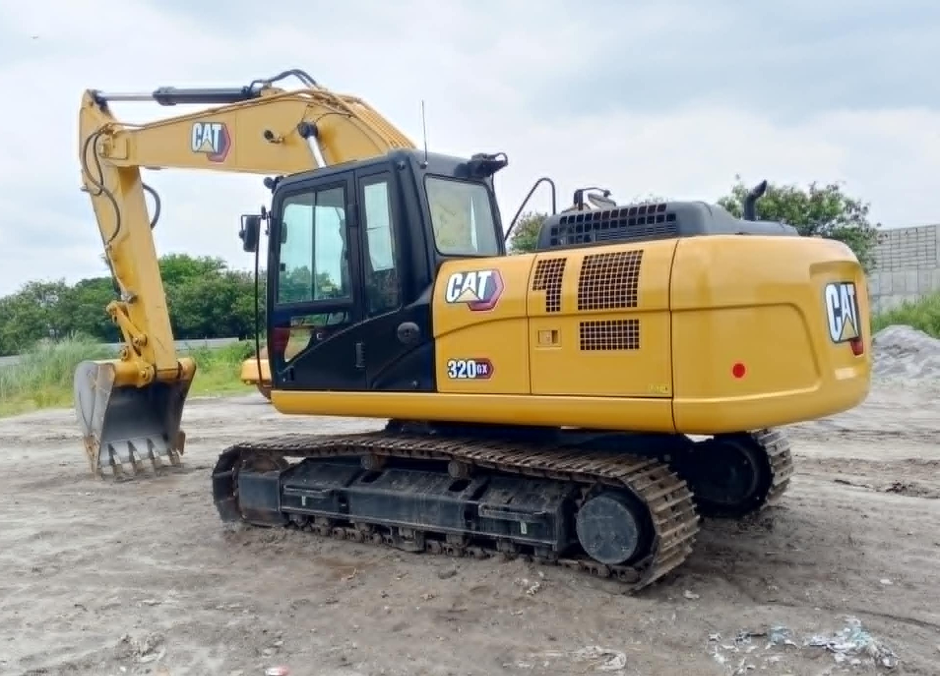 BACKHOE - CRAWLER EXCAVATOR - CATERPILLAR 320GX